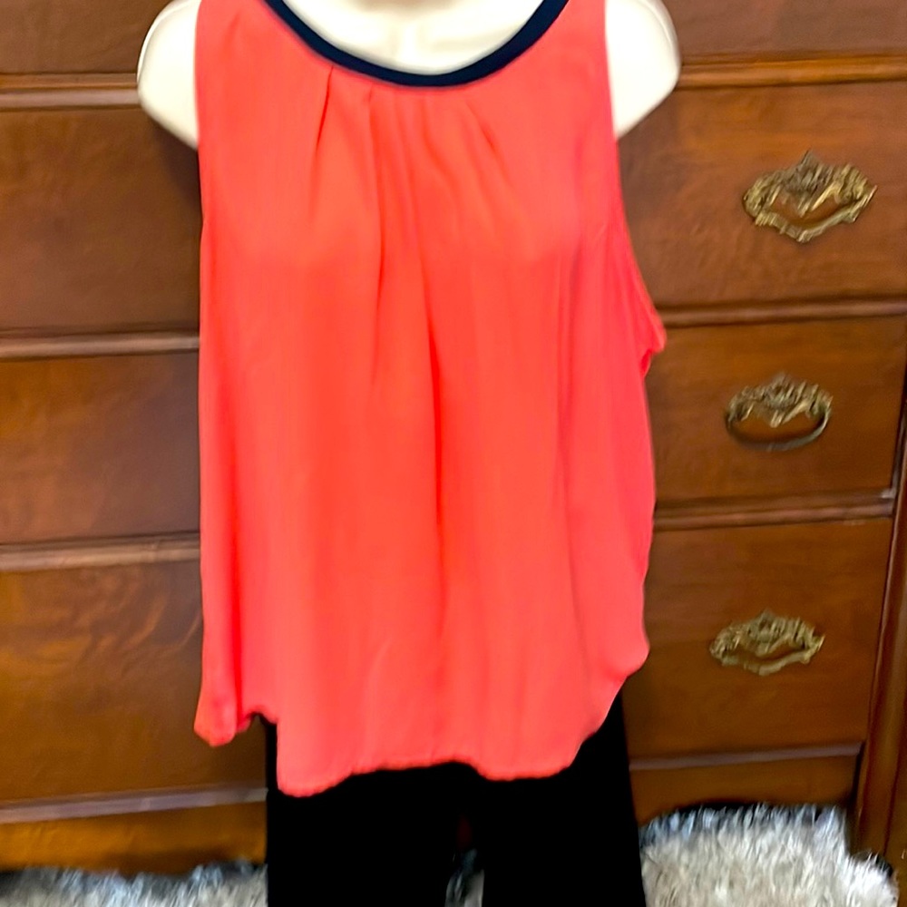 The Limited Coral w/Navy trim Top